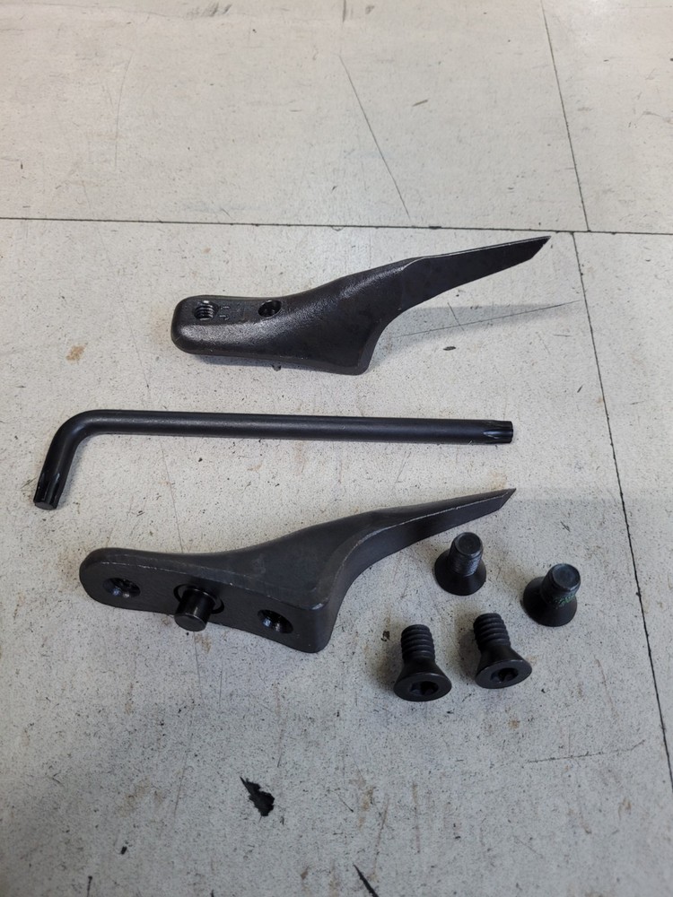 Tree Climbing Replacement Gaffs made by Klein Tools