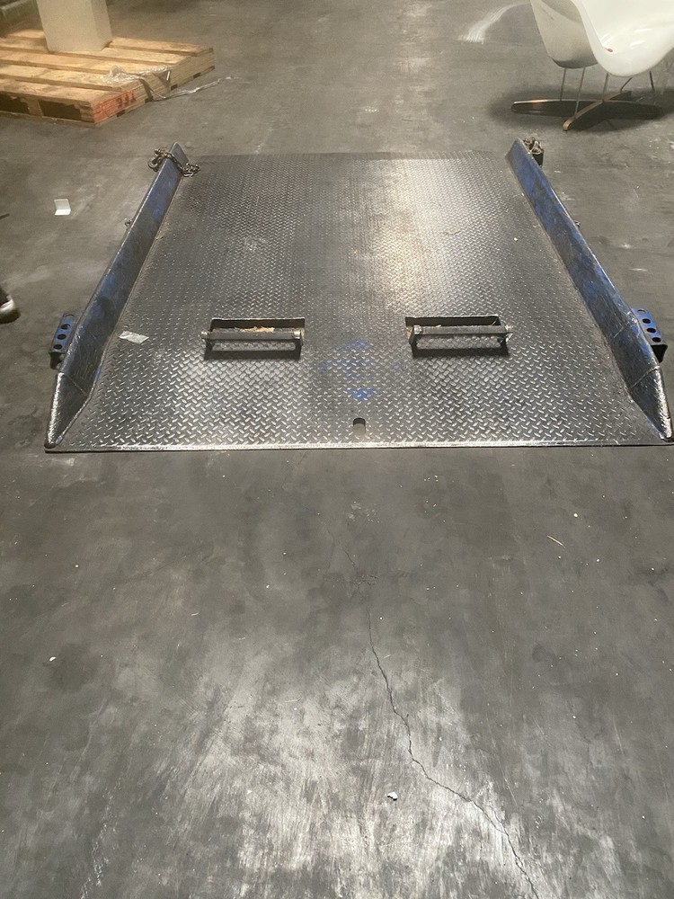 Steel Loading Dock Ramp Bluff 20T7296