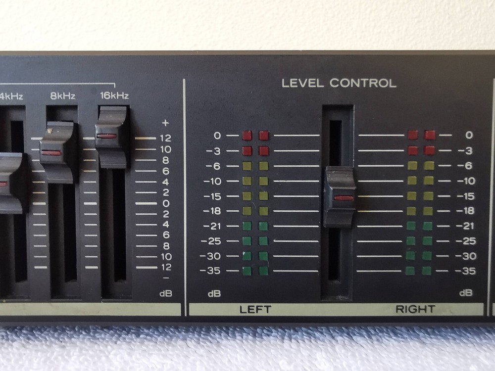 TEAC EQA-5 Stereo 10-Band Graphic Equalizer Tested SEE VIDEO Read Description