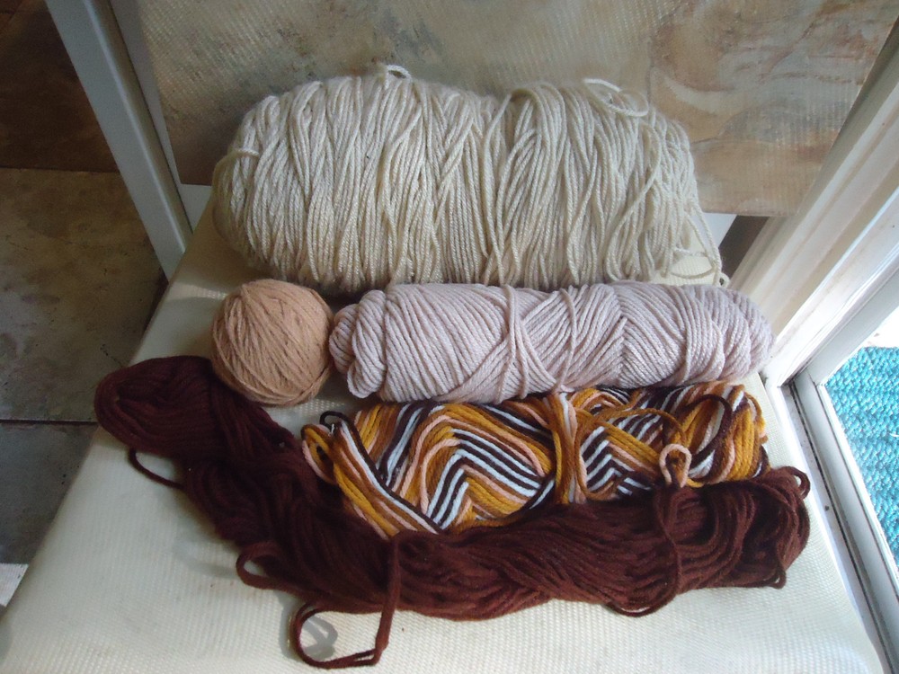 Crafts 1 1/3 Pound Assorted Brown/Tan Yarn Remnants