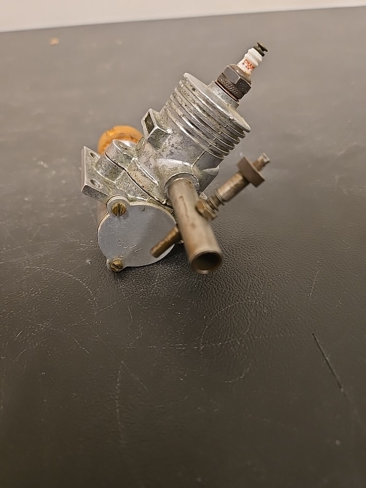 Vintage BUZZ B Engine Spark Ignition M1