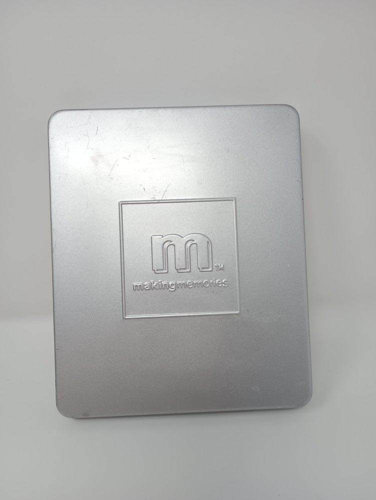 Making Memories Scrapbooking Tool Kit - Wear - Missing Needle