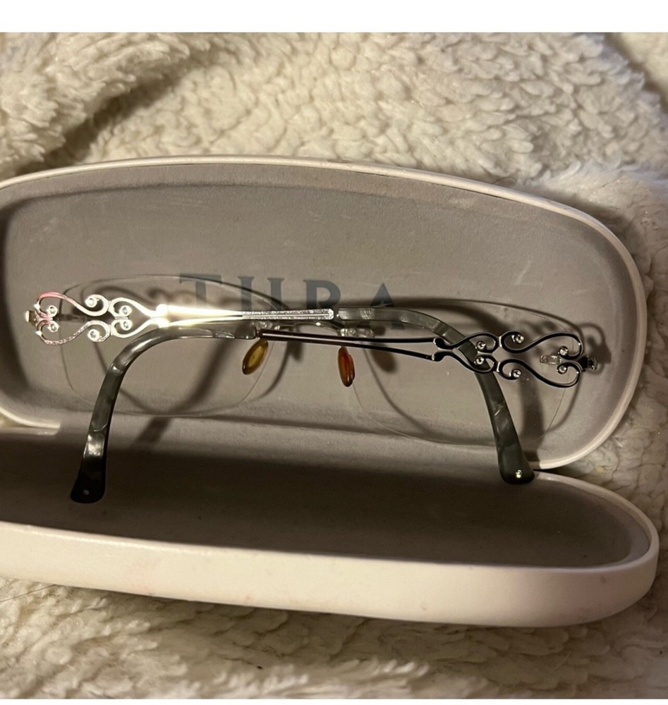 Tura glasses