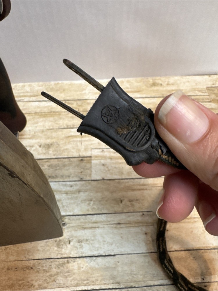 Antique General Electric Iron With Cord