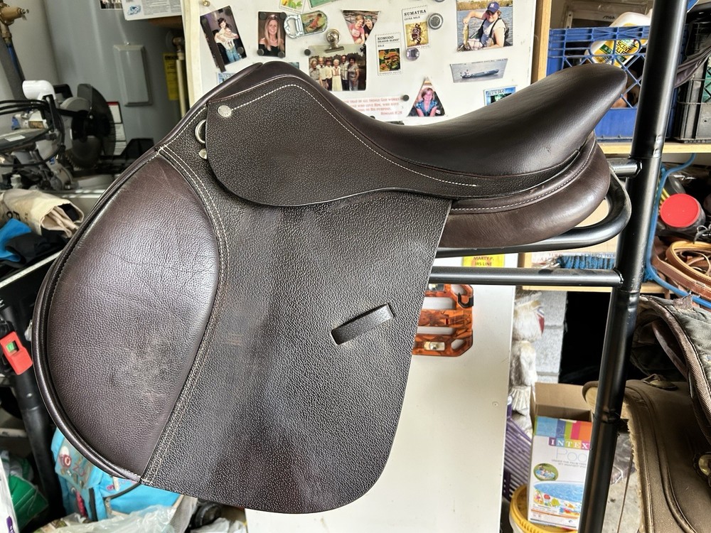 Dover Circuit 17in Jump Saddle