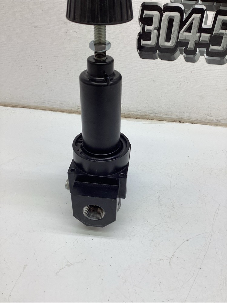 Wilkerson R30-06-000 3/4” Regulator NIB