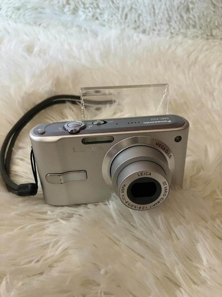 Panasonic LUMIX DMC-FS2 Siler Digital Camera Compact Digital Camera Panasonic