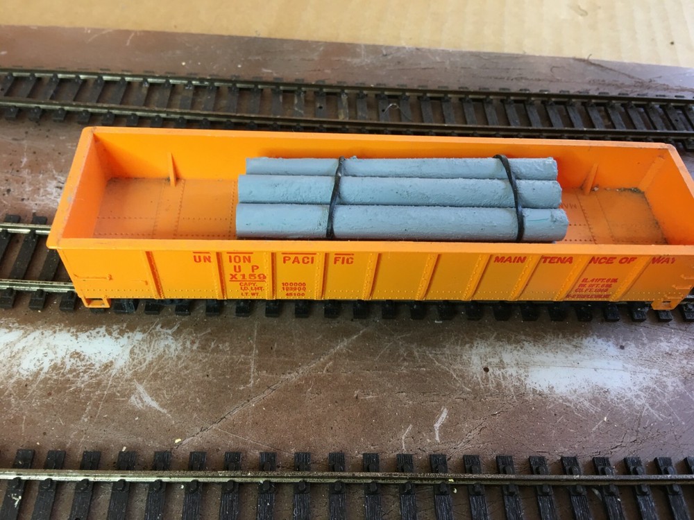 Train Car Loads: Concrete Pipe 6-Pipe Bundle Lot HO Scale Trains