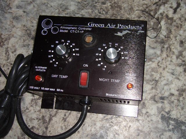 Green Air Products atmospheric controller ct-ct-1p untested powers up