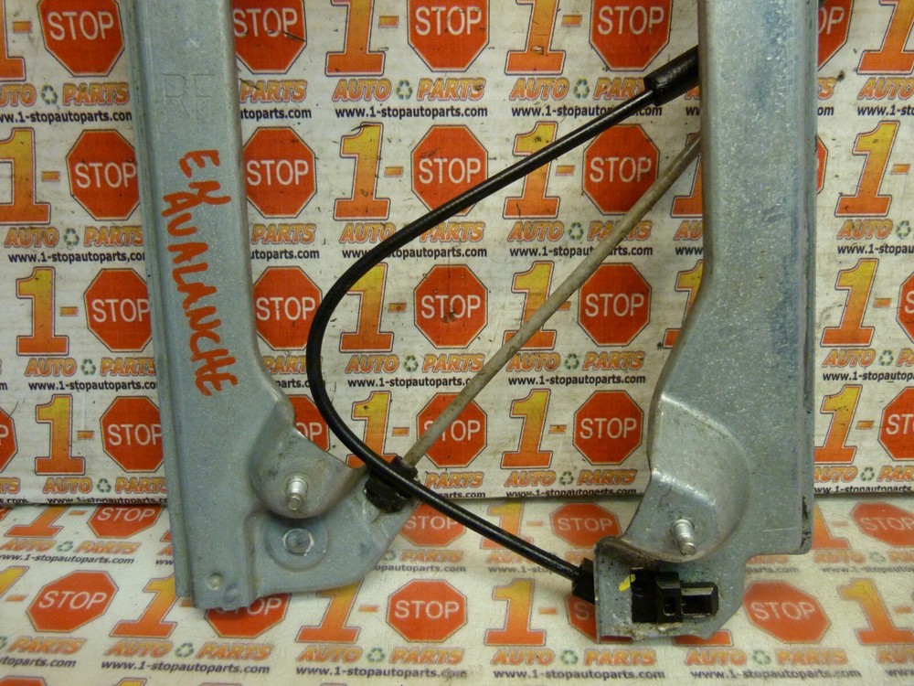 2007-2013 CHEVROLET AVALANCHE PASSENGER/RIGHT FRONT WINDOW REGULATOR W/ MOTOR