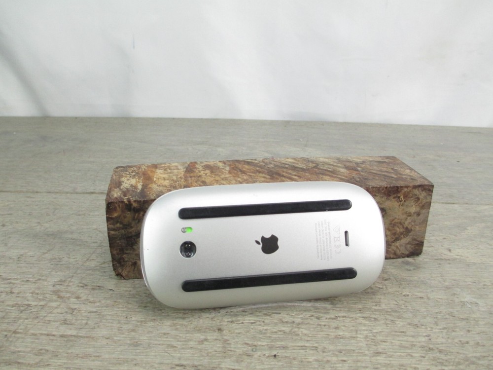 Genuine Apple A1296 /A1657 3VDC Magic Mouse Wireless Bluetooth Tested