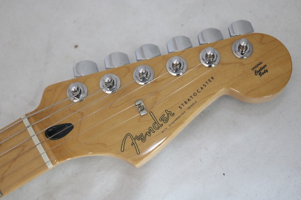 Fender FSR STANDARD STRATOCASTER