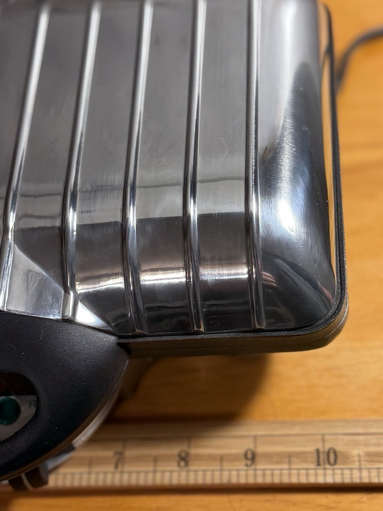 Villanova Uno Square Belgian Waffle Maker Model 2000 1000 Watts