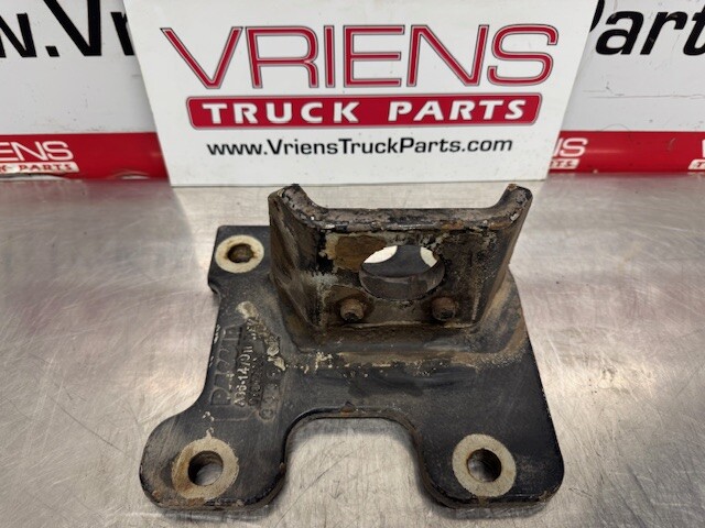 KENWORTH A85-1479R SUPPORT-ENGINE REAR RH