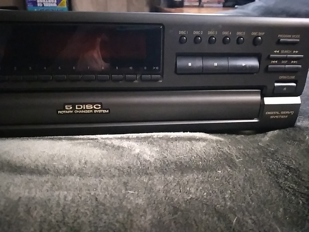 Technics #SL-PD688 5 Disc CD Player