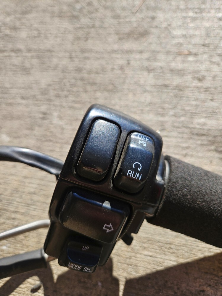 Harley FLHT Electra Glide Right Engine Start Stop Control Switches Throttle Cabl