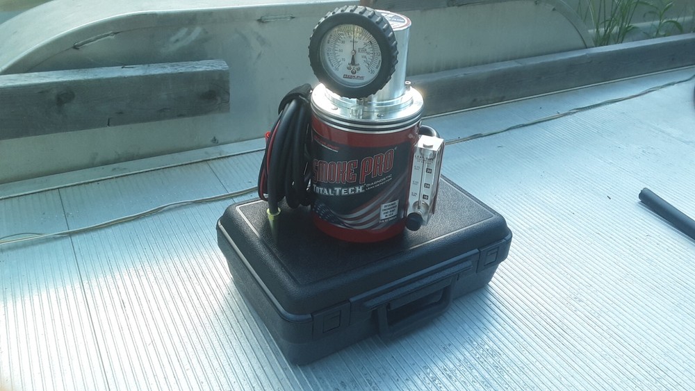 automotive evap smoke machine leak detector