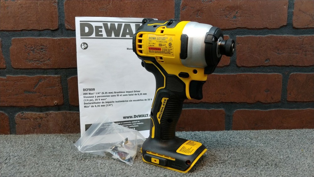 Dewalt DCF809 20V MAX Atomic Brushless 1/4" Compact Impact Driver-***NEW***