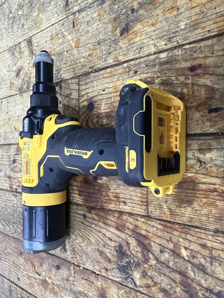 dewalt DCF403 Rivet Tool Set