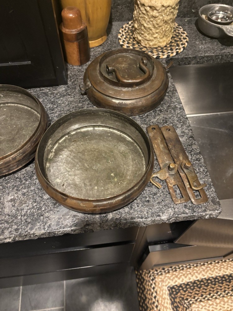 Antique 4 Part Metal Cookware Kit