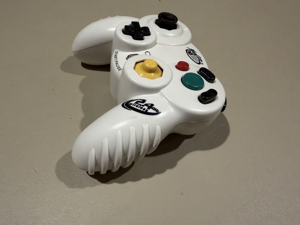 Mad Catz Wireless GameCube Controller White + Dongle
