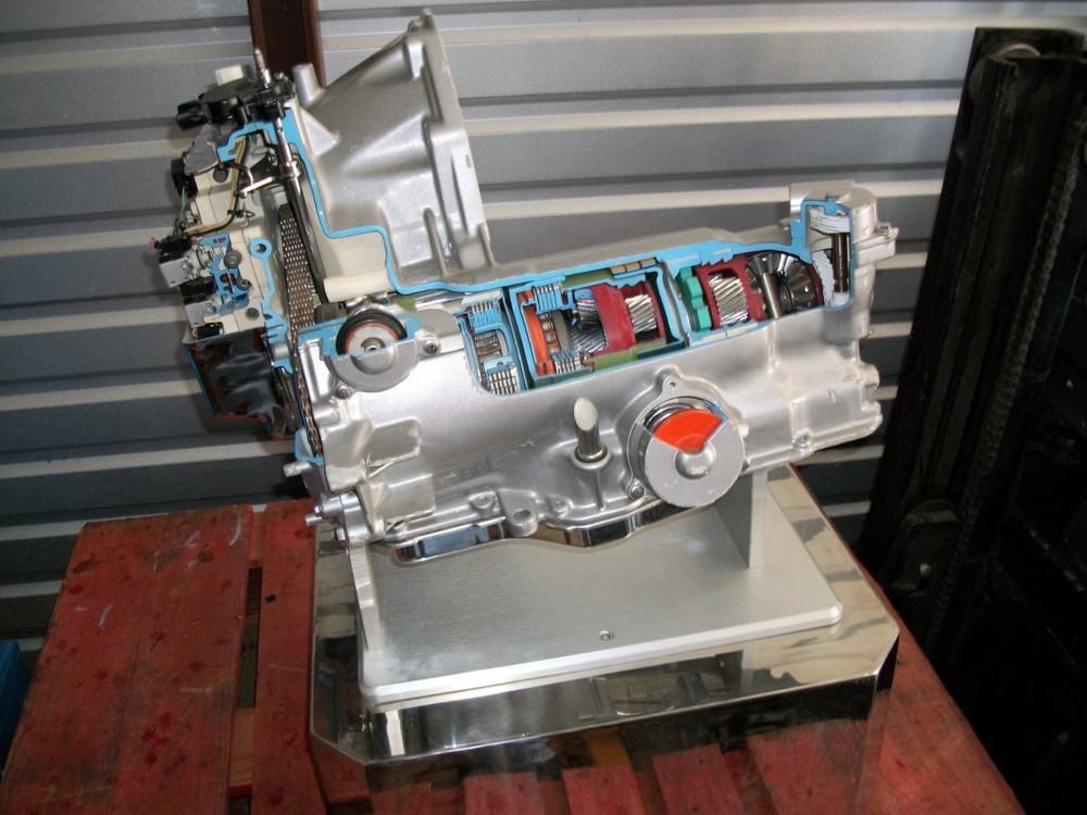 NICE FORD AX4S  AUTOMATIC TRANSAXLE CUTAWAY DISPLAY INSTRUCTIONAL TRAINING MODEL