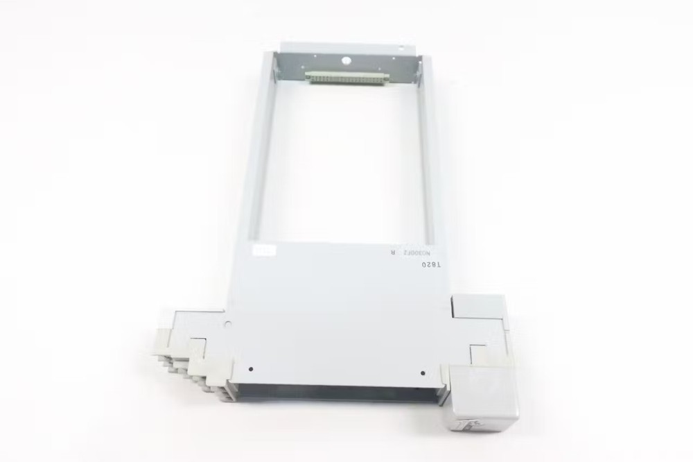 Foxboro 2AP N0300FZ Chassis Module
