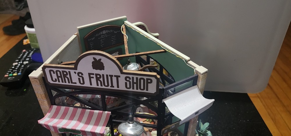 Carl's Fruit Shop Diorama Built!