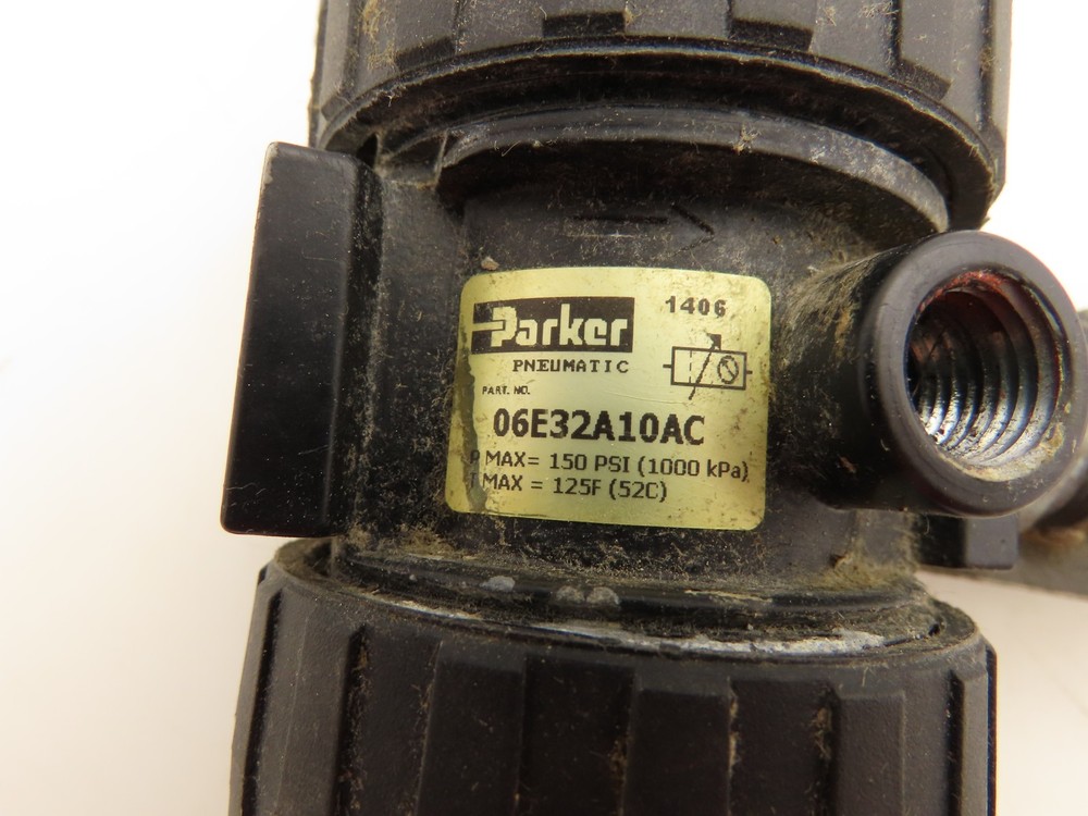 Parker 06E32A10AC Filter Regulator 1/2" NPT 150PSI