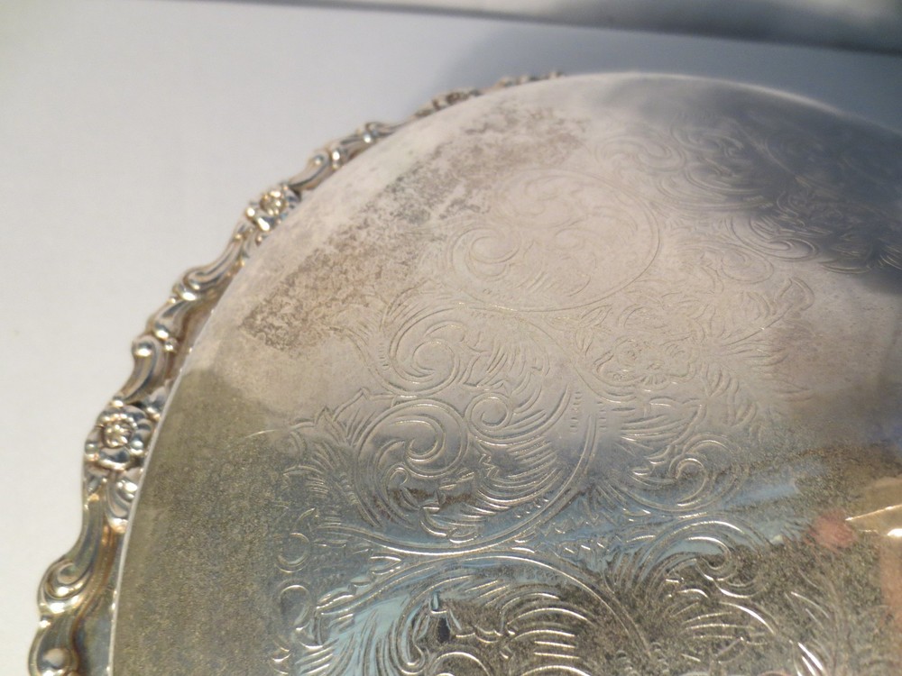 BEAUTIFUL ORNATE ONEIDA SILVER PLATE COVERED SERVING DISH WITH LID