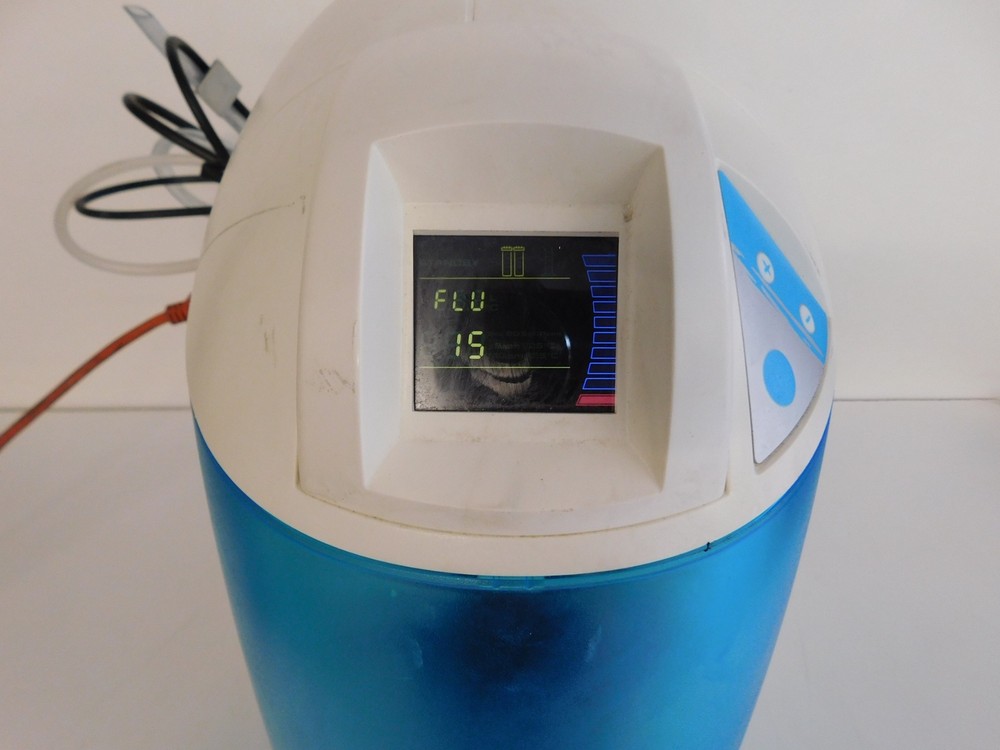 ^^ MILLIPORE RIOS-DI UV WATER PURIFICATION SYSTEM (MLQ159)