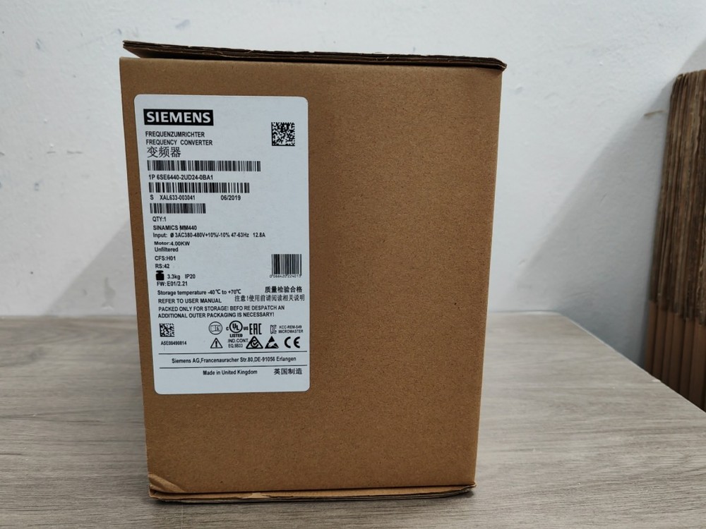 New In Box SIEMENS 6SE6440-2UD24-0BA1 6SE6 440-2UD24-0BA1 Inverter