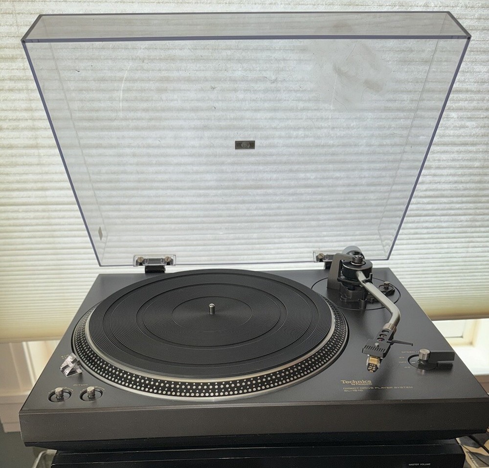 Vintage Technics SL-1510 Direct Drive Turntable WORKING
