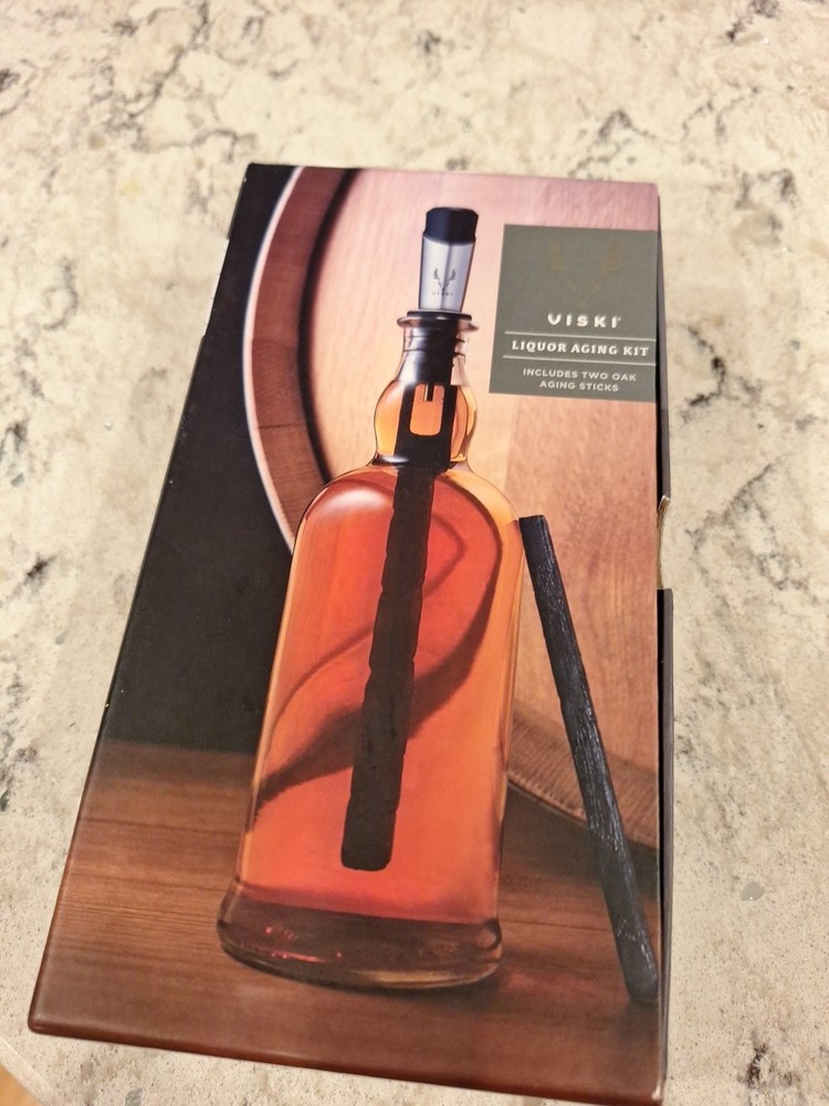 NEW Viski Liquor Aging Kit Includes Two Oak Sticks Pourer & Stopper
