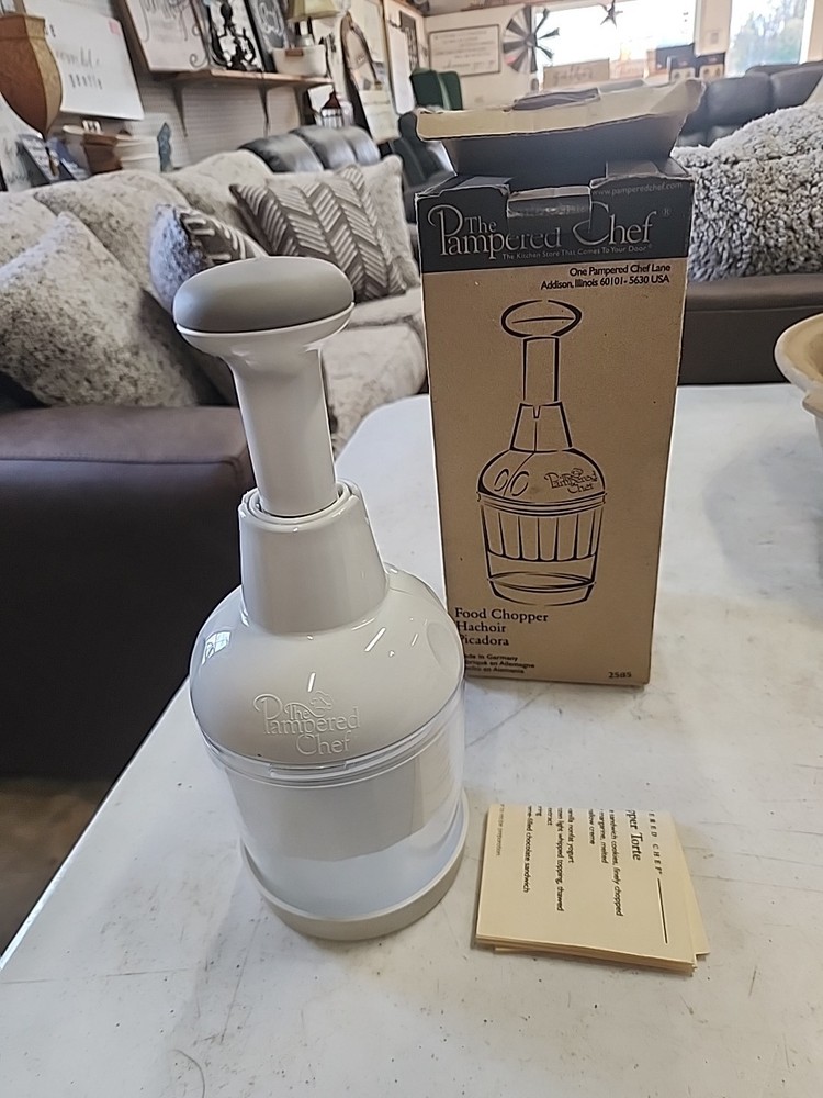 Original Pampered Chef # 2585 Push Function Food Chopper