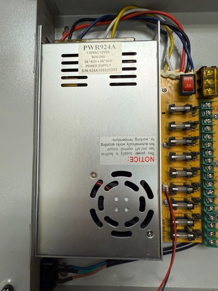12V DC 9 Output switch mode CCTV Power Supply UNTESTED READ