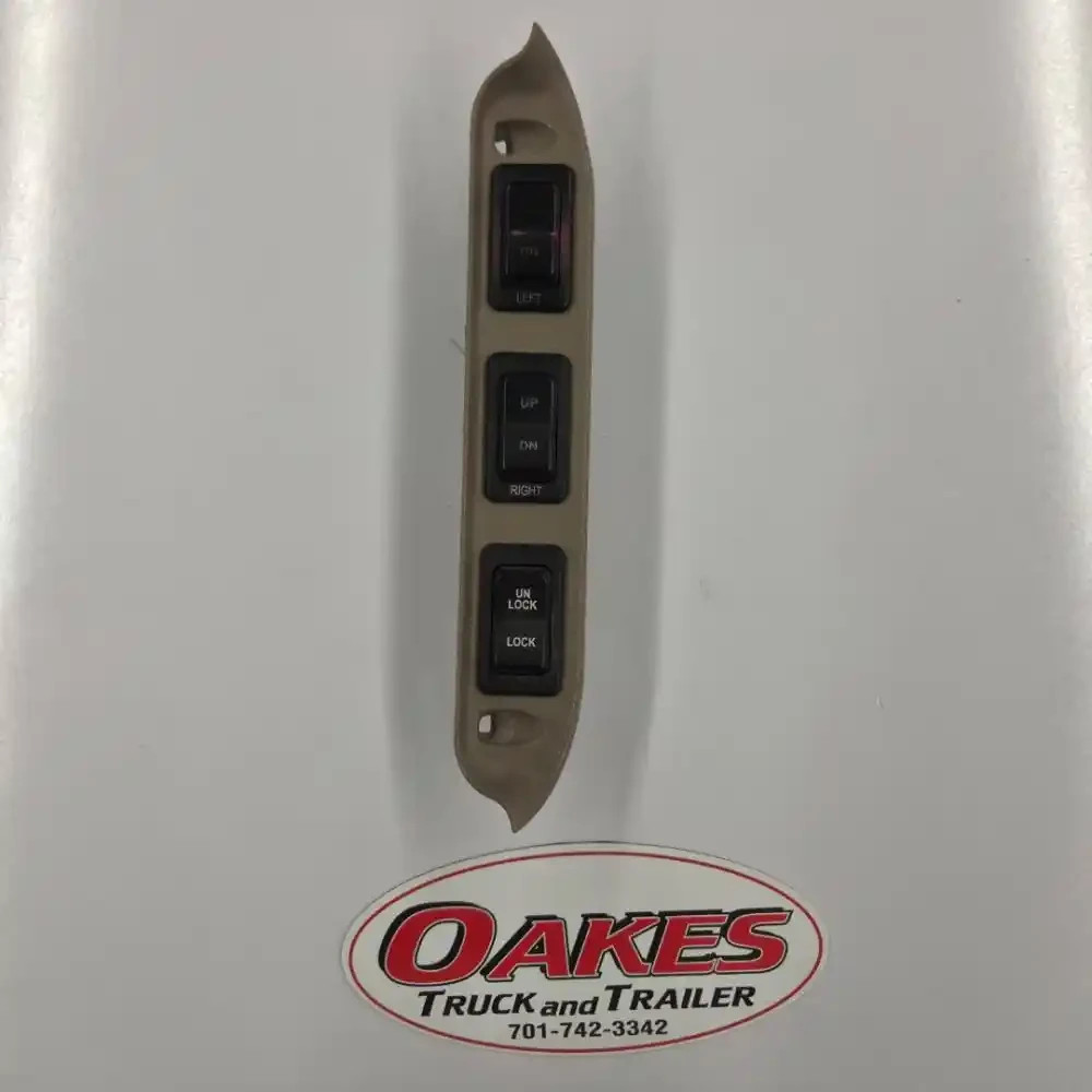 2007 International 9200i Door Panel Controls