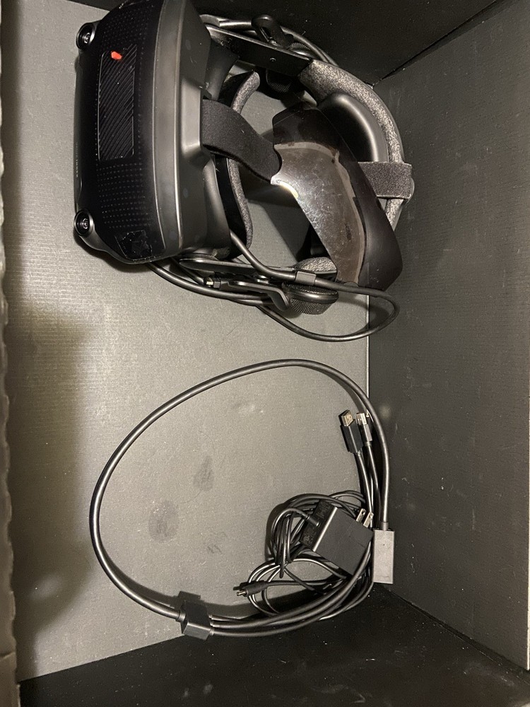 Valve Index VR Headset Black with Accessories, Cables, Original Box PC Console