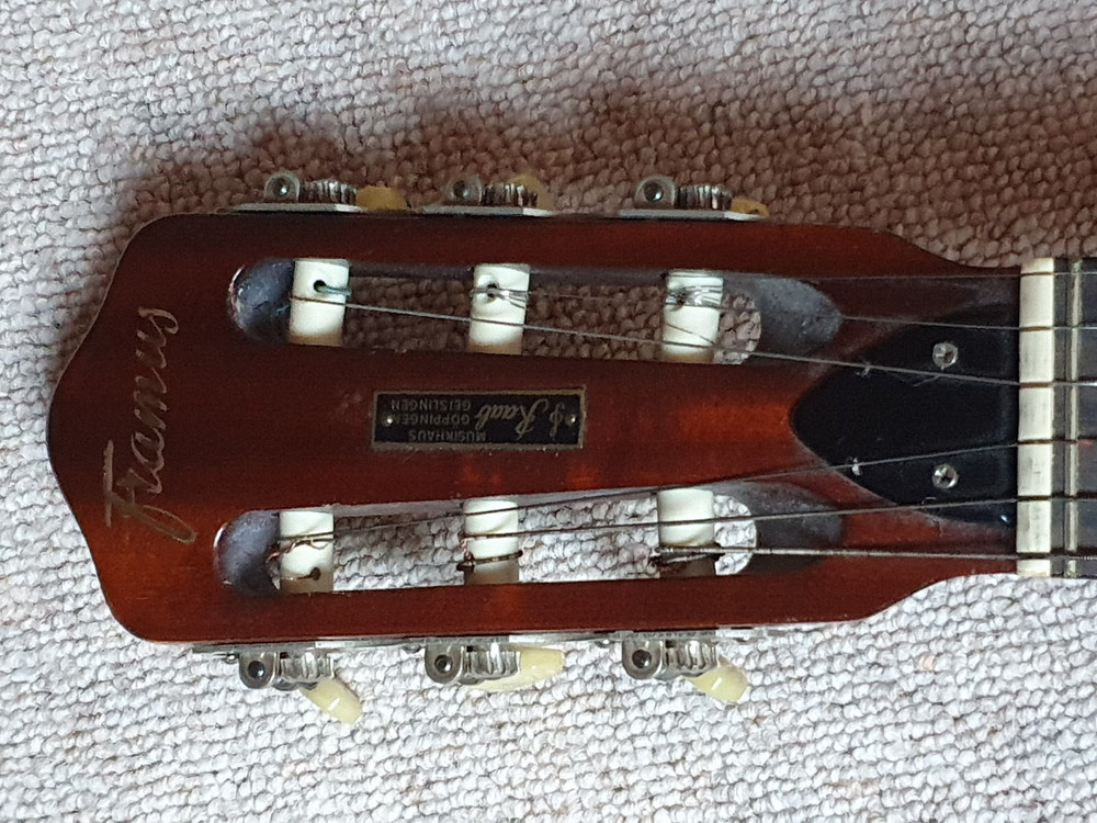 Nice old guitar "Framus 5/22" Beautiful flamed back & side!