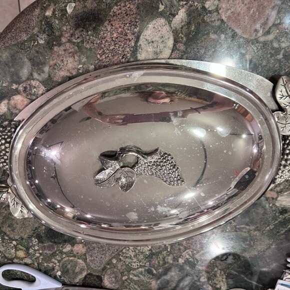 Godinger grape oval serving dish
