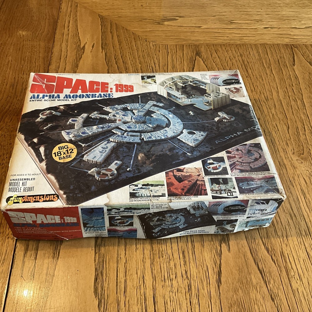 Vintage MPC 1976 Space:1999 Alpha Moon Base STARTED / COMPLETE
