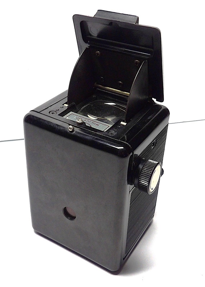 VINTAGE USC REFLEX II BOX CAMERA