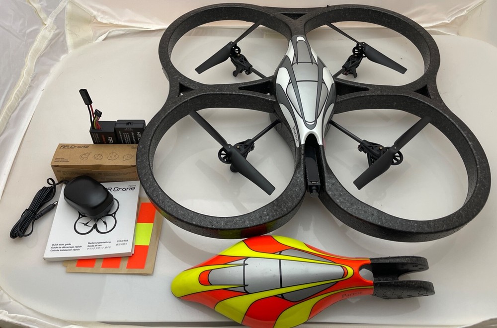 Parrot- A.R. Drone The Flying Video Game -Complete In Box