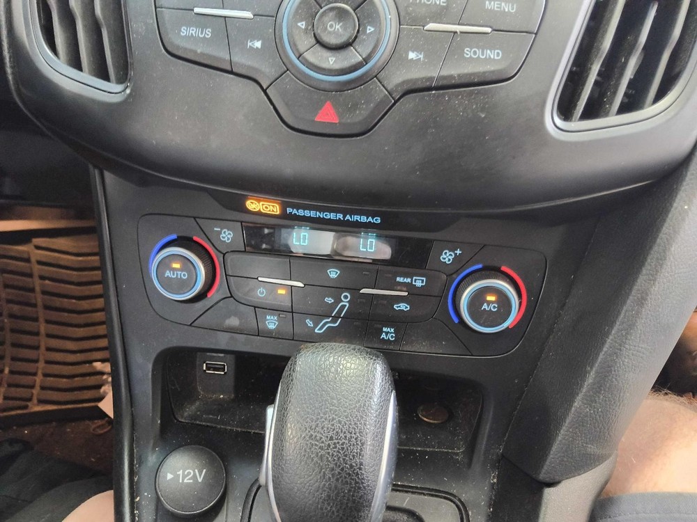 Used A/C Selector Switch fits: 2018 Ford Focus gasoline automatic temperature co