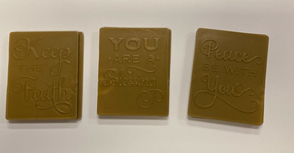 Anna Griffin Cricut Cuttlebug Assorted Embossing Frame Folders And Sentiments #1