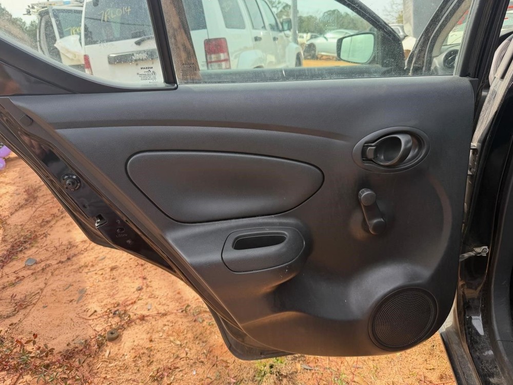 VERSA 2016 Keys/Latches/Locks 104956401