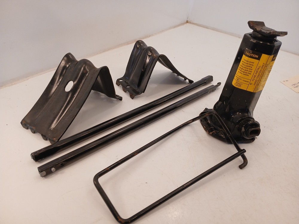 02-09 GMC Envoy Trailblazer Jack Assembly OEM
