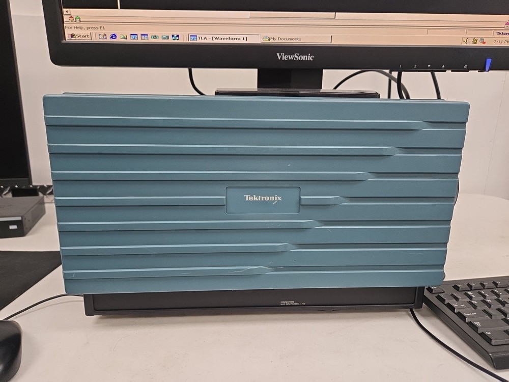 Tektronix TLA 602 Logic Analyzer