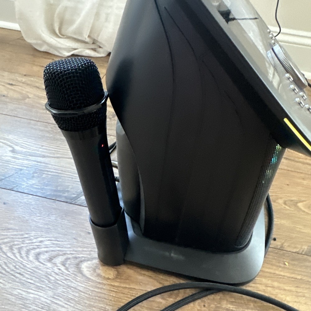 SINGING MACHINE ISM9033 WIFI TOUCHSCREEN KARAOKE SYSTEM TESTED