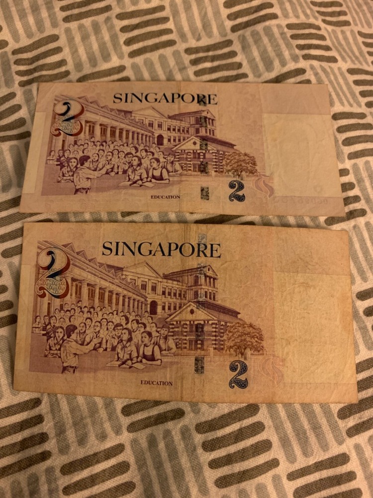 SINGAPORE 2 DOLLAR BANKNOTES IN GREAT CONDITION